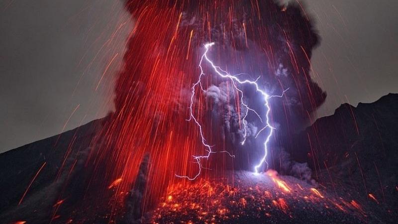 Volcanic lightning